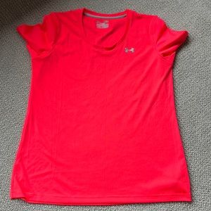 Under Armour semi fitted heat gear t shirt